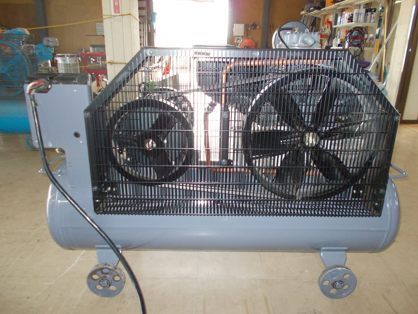 アネスト岩田　中古　コンプレッサー②　TLP75EG-10