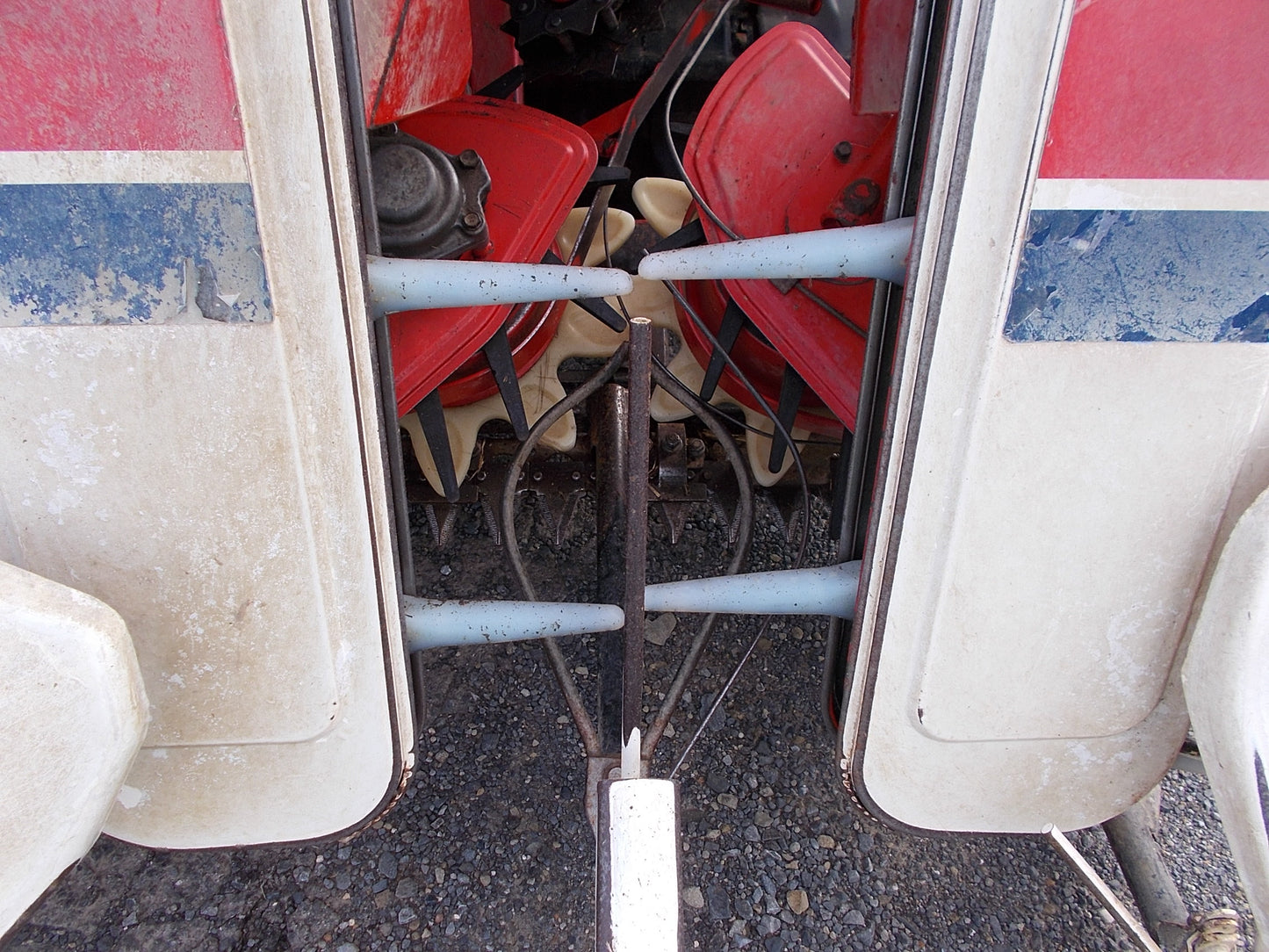 ヤンマー　ジャンク品　コンバイン　2条刈　１８馬力　