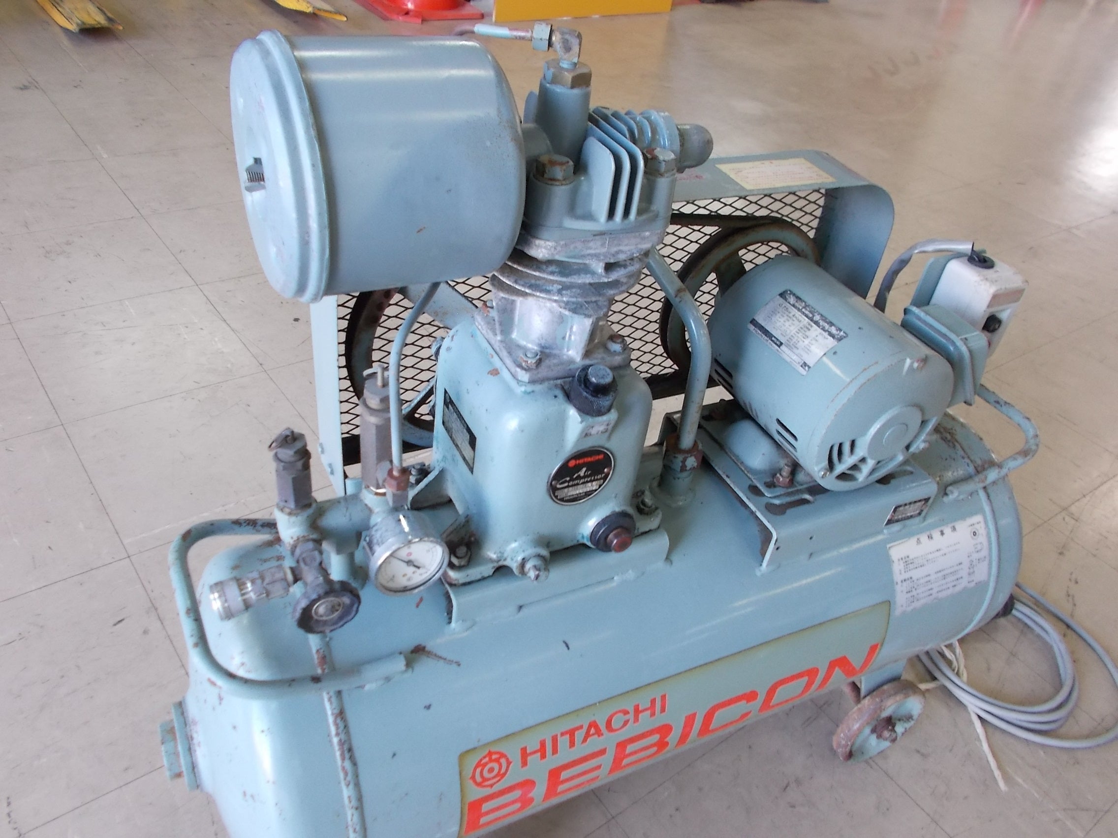 必見日立べビコン１００ｖ０，７５ｋｗ使用頻度少超美品圧力S動作運転音快音エアー漏れ良付属多数全国使用即可 日立 コンプレッサー 100v 1馬力 0.75OP-9.5GSB オイル