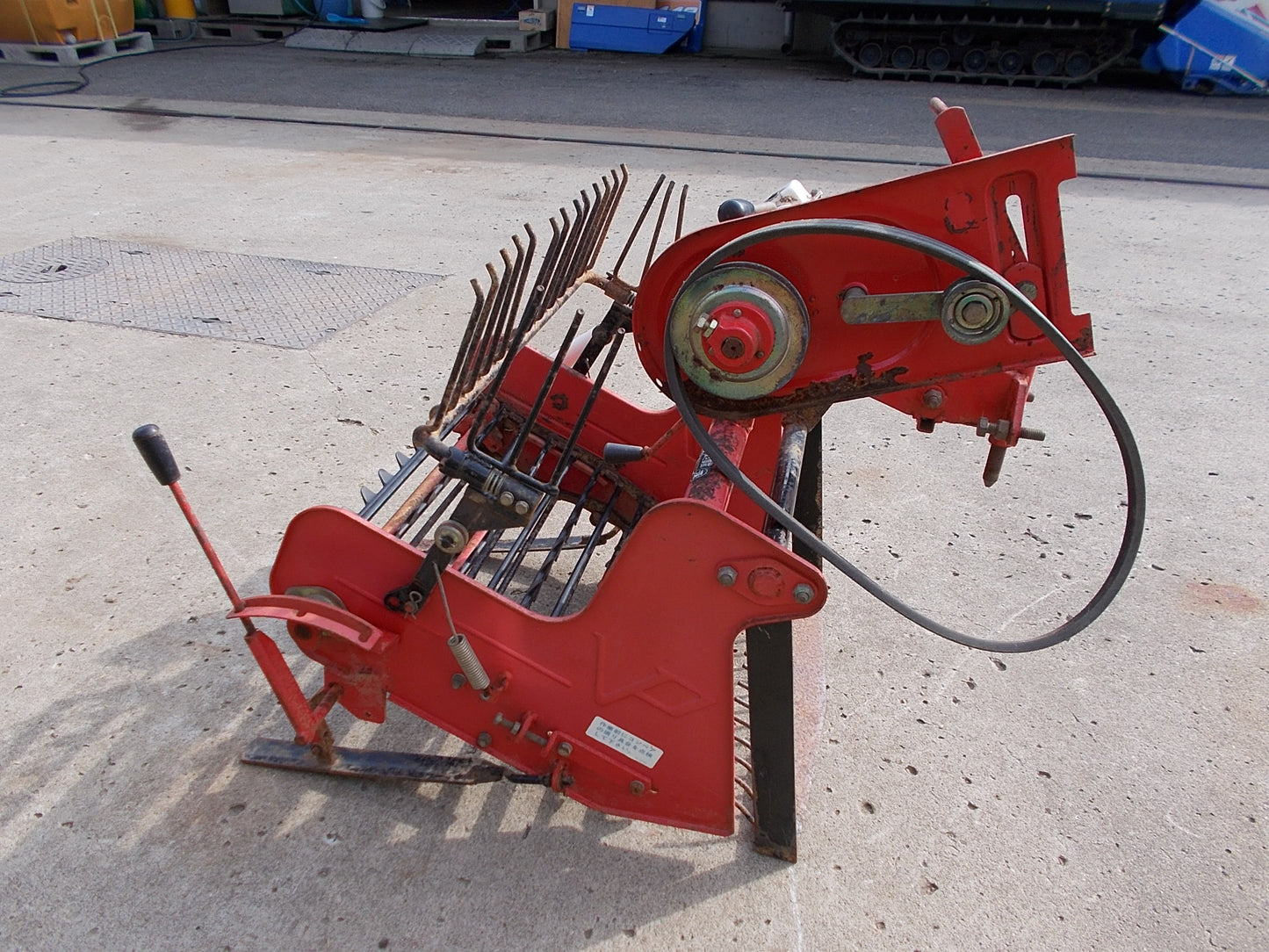 ニプロ　中古　掘り取り機　4~6馬力の耕耘機用　VP-501C