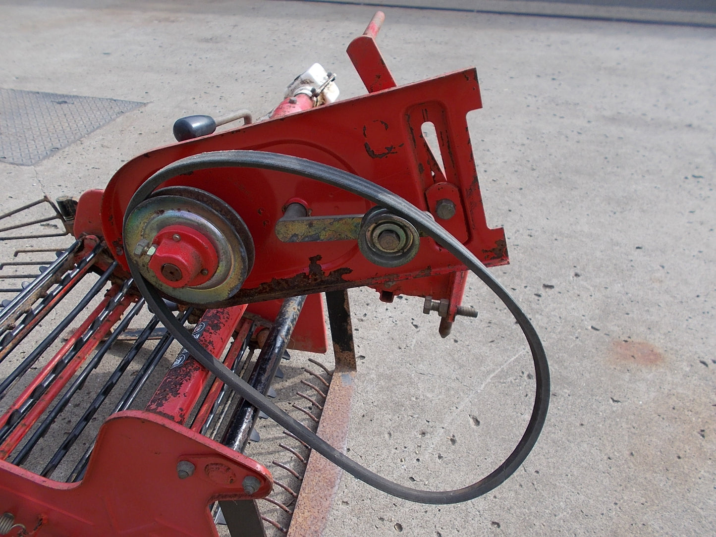 ニプロ　中古　掘り取り機　4~6馬力の耕耘機用　VP-501C