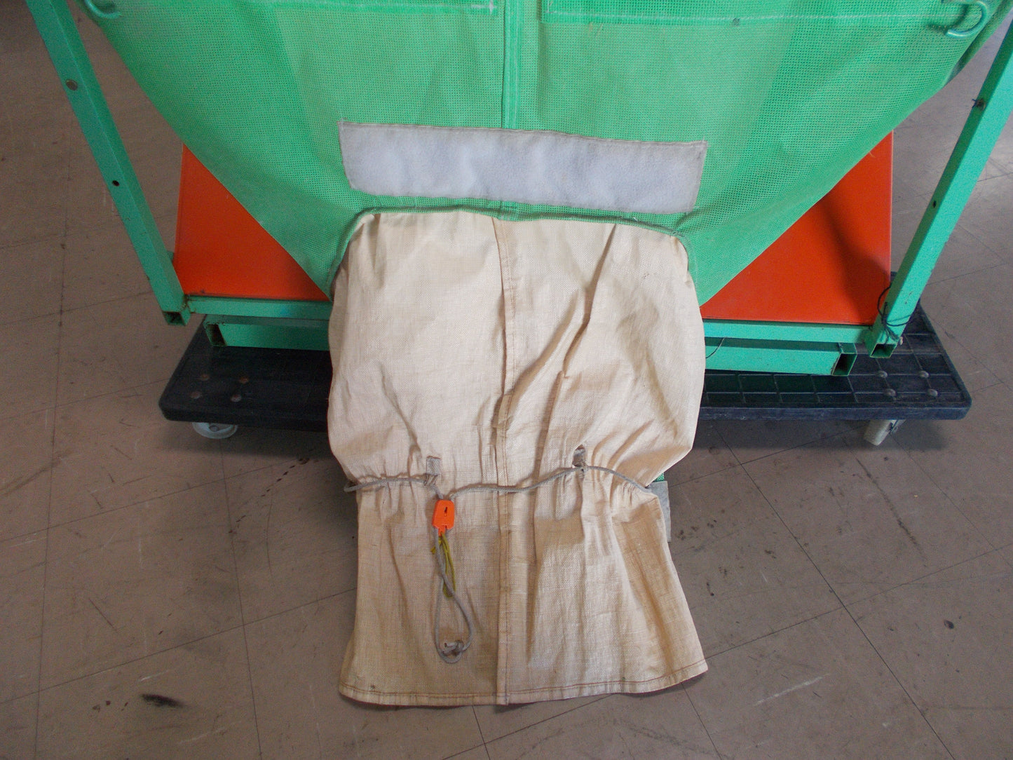 三洋　中古　籾搬送コンテナ　秋太郎　RS-18M