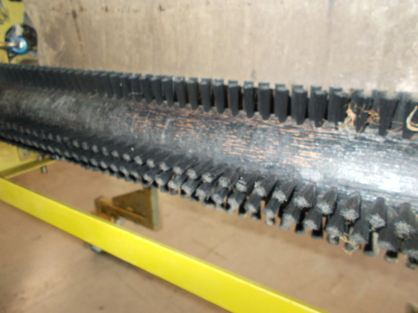 上越農機　中古　里芋毛羽取機　SK-4BGR