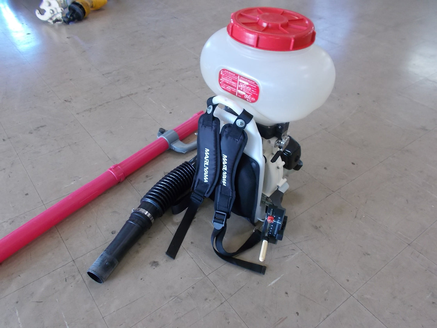 丸山　中古　背負動力散布機　MDJ3001-15