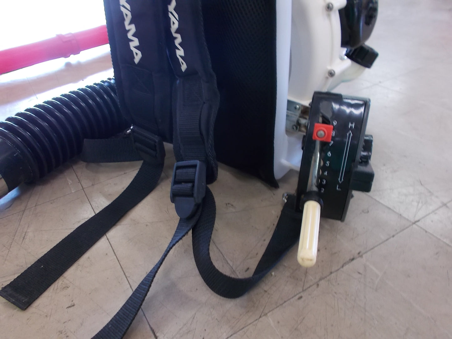 丸山　中古　背負動力散布機　MDJ3001-15