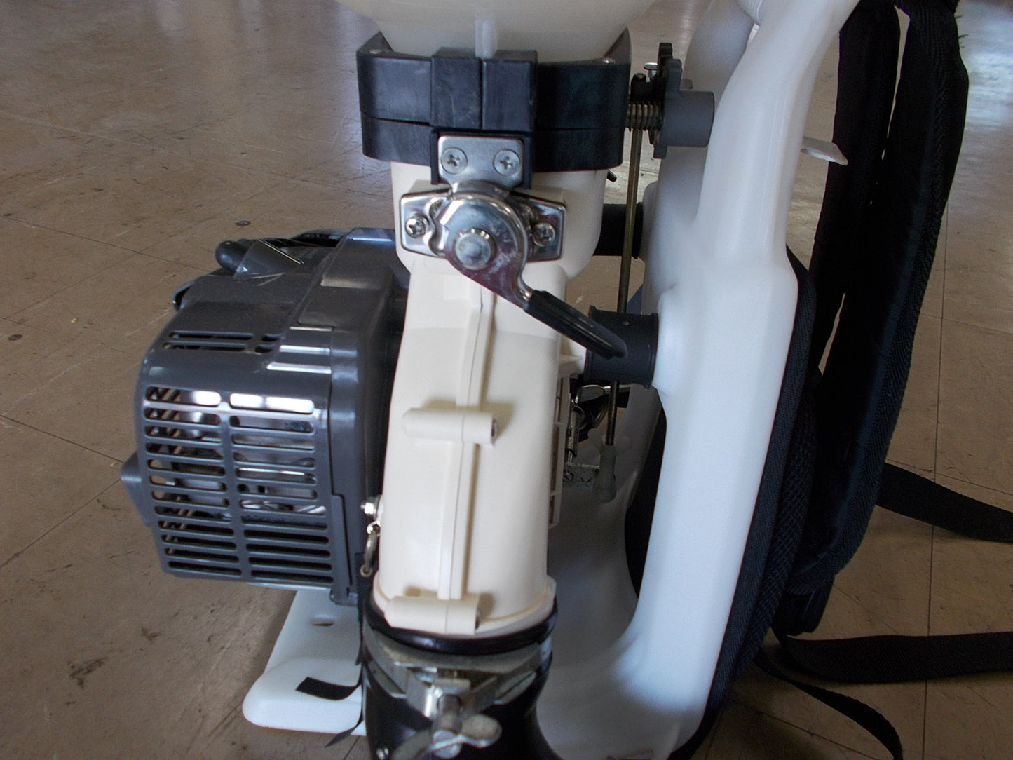 丸山　中古　背負動力散布機　MDJ3001-15