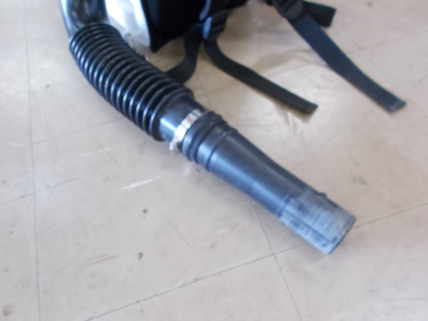 丸山　中古　背負動力散布機　MDJ3001-15