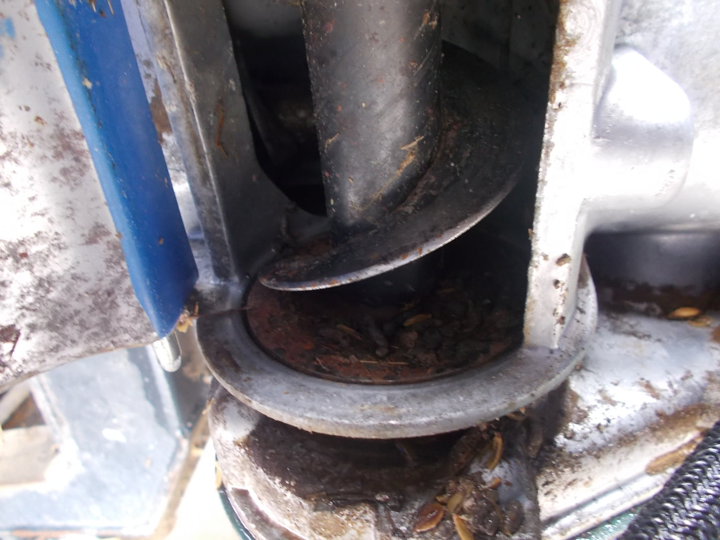 イセキ　中古　コンバイン　HVB315G　３条刈り