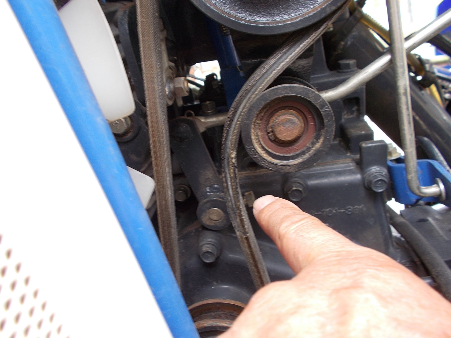 イセキ　中古　コンバイン　HVB315G　３条刈り