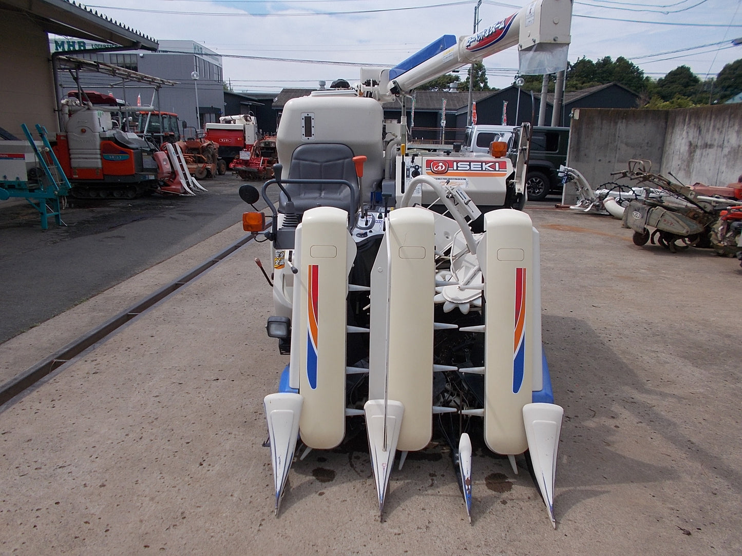 イセキ　中古　コンバイン　HVB315G　３条刈り