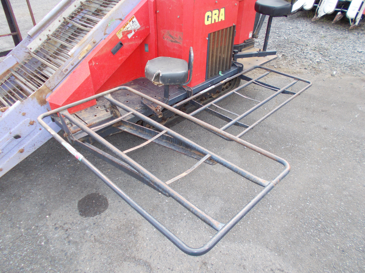 ニプロ　中古　いも類収穫機　ポテカルゴ　GRA650