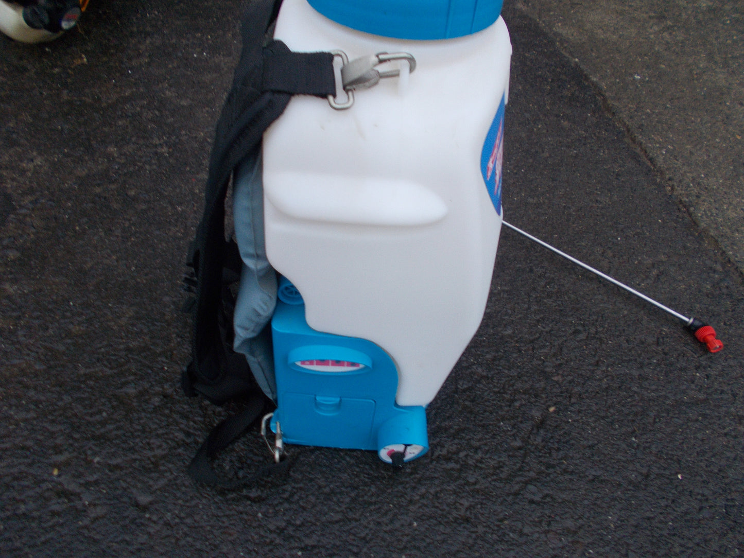 丸山　中古　充電式背負噴霧器　MSB1100Li