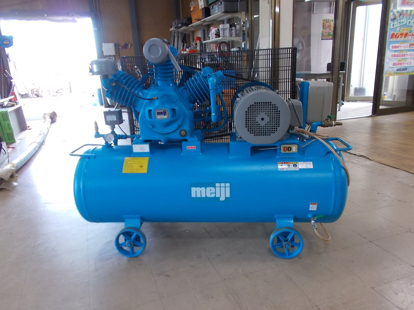 明治　中古　エアーコンプレッサー　Y-75  5P　200V　7.5Kw