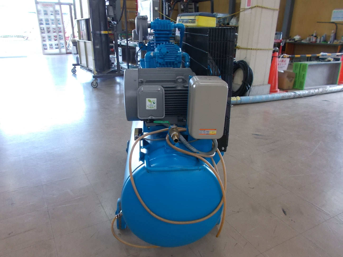 明治　中古　エアーコンプレッサー　Y-75  5P　200V　7.5Kw