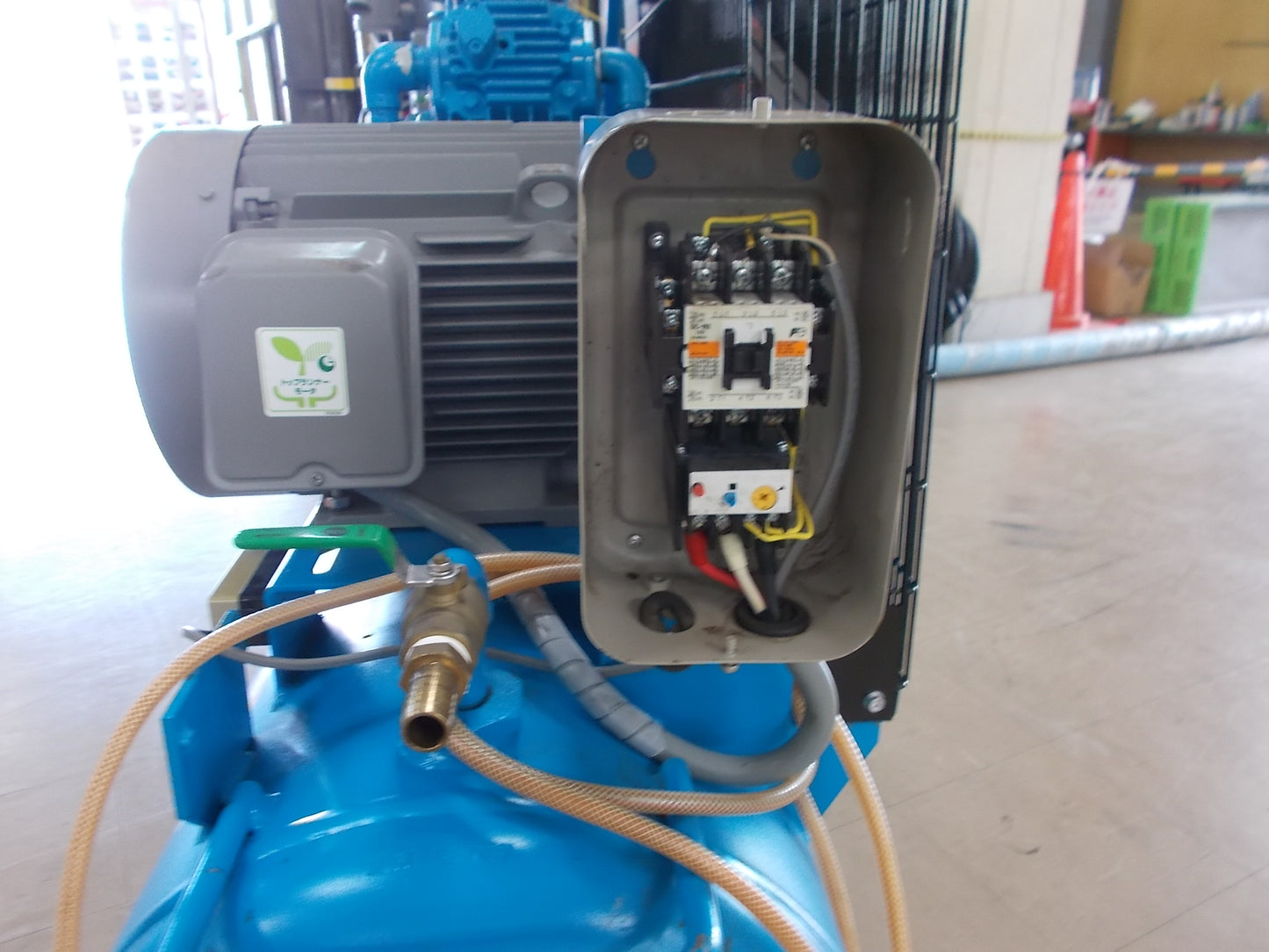 明治　中古　エアーコンプレッサー　Y-75  5P　200V　7.5Kw