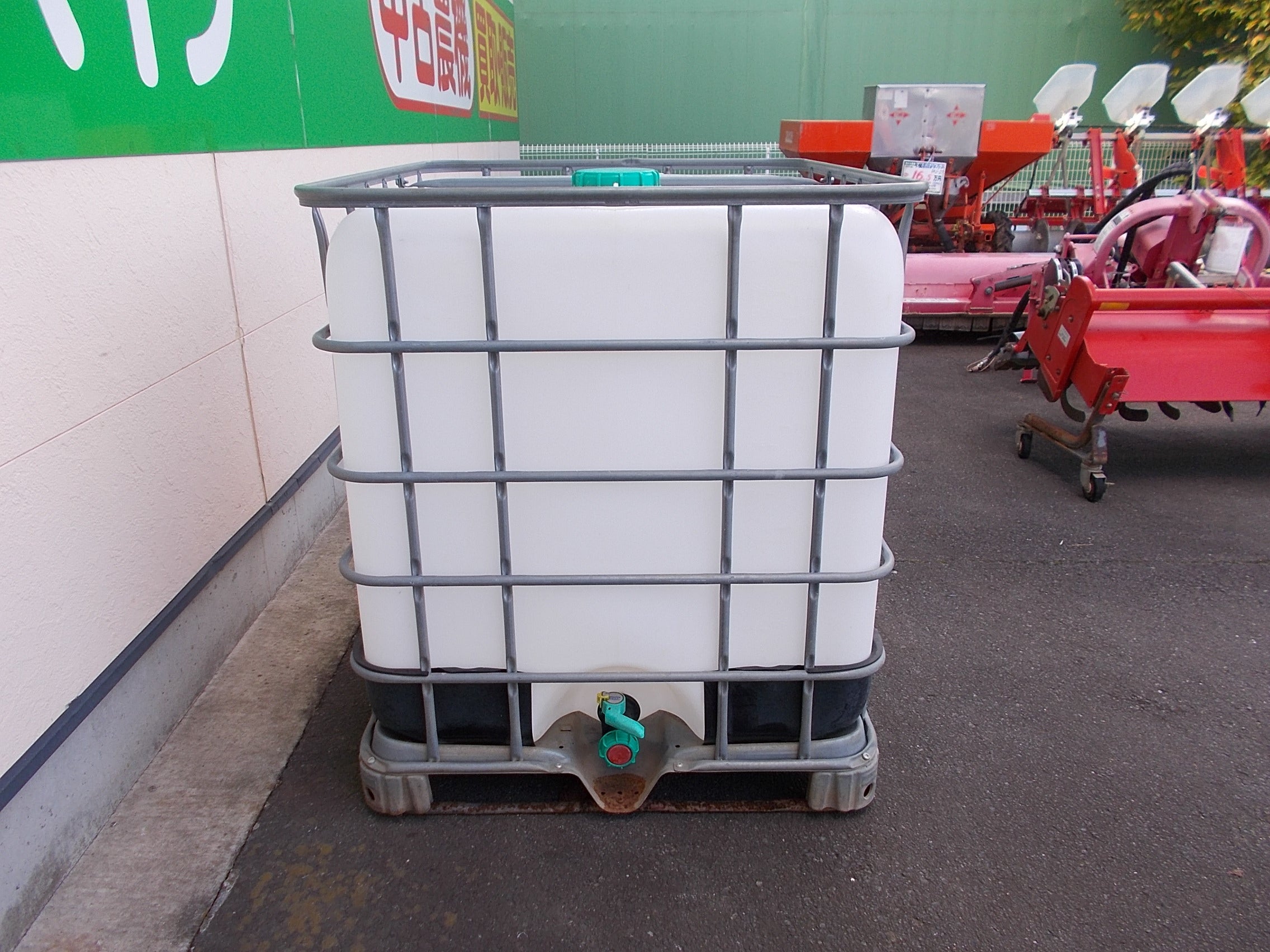中古貯水タンク 1000L 中古】貯水大型タンク 1000L パレット付き！いろいろな用途に使えます