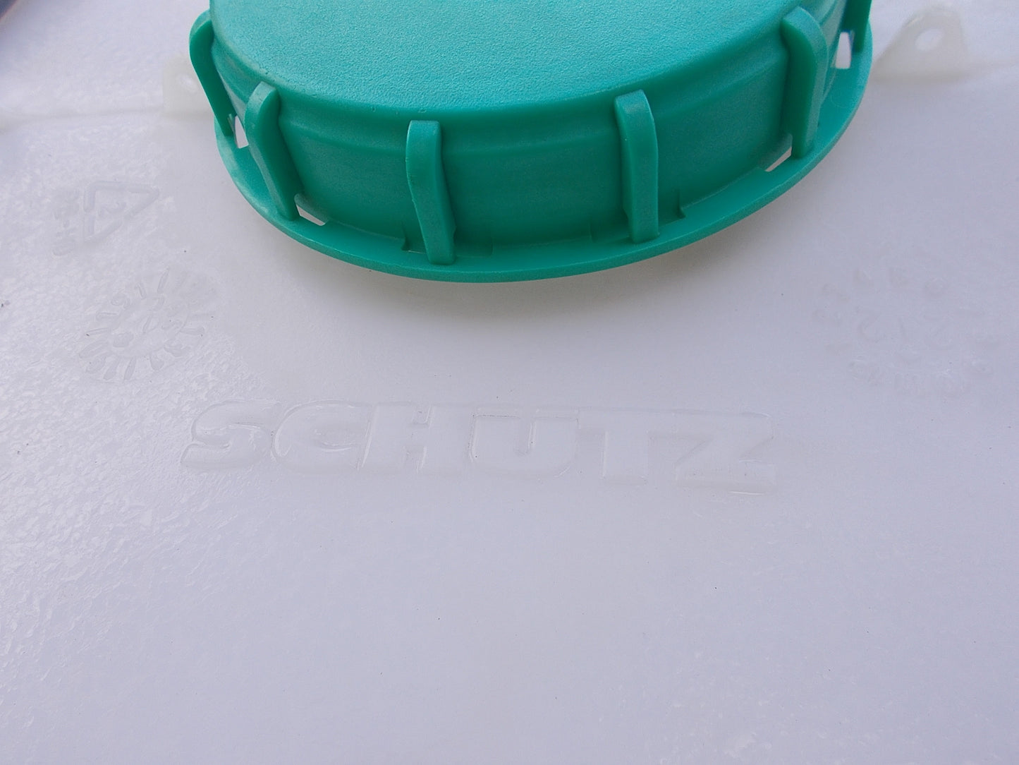 シュッツ　中古　貯水タンク　1000L