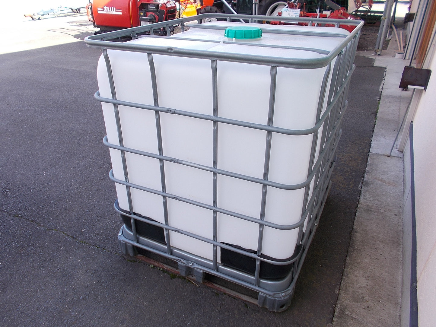 シュッツ　中古　貯水タンク　1000L