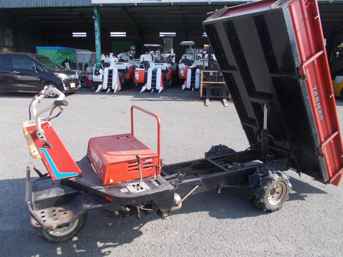ヤンマ－　中古　運搬車　TG181D