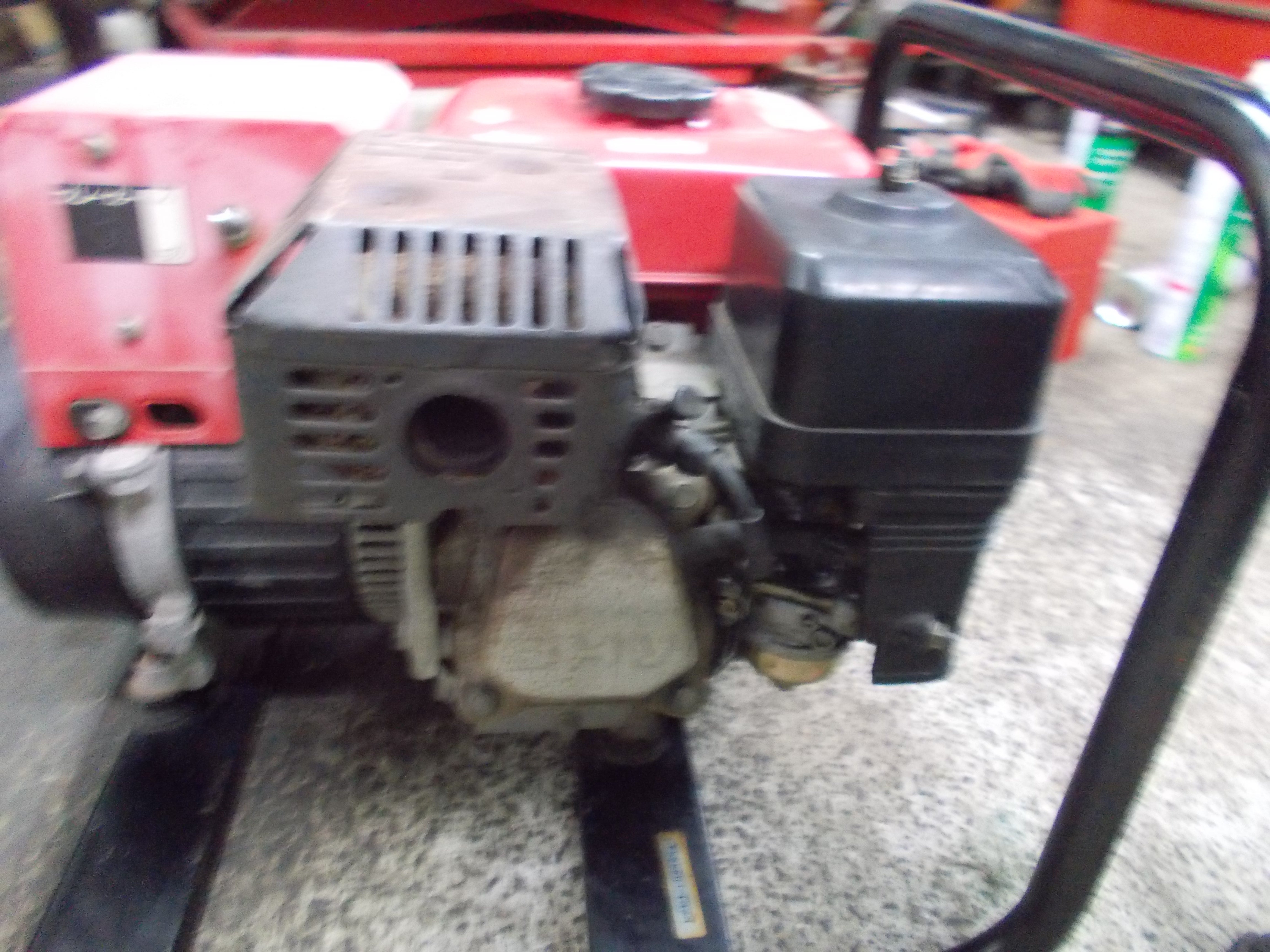 HONDA エンジン発電機 EZ2300 発電機 60Hz 2.3KVA 作動品 【公式通販】