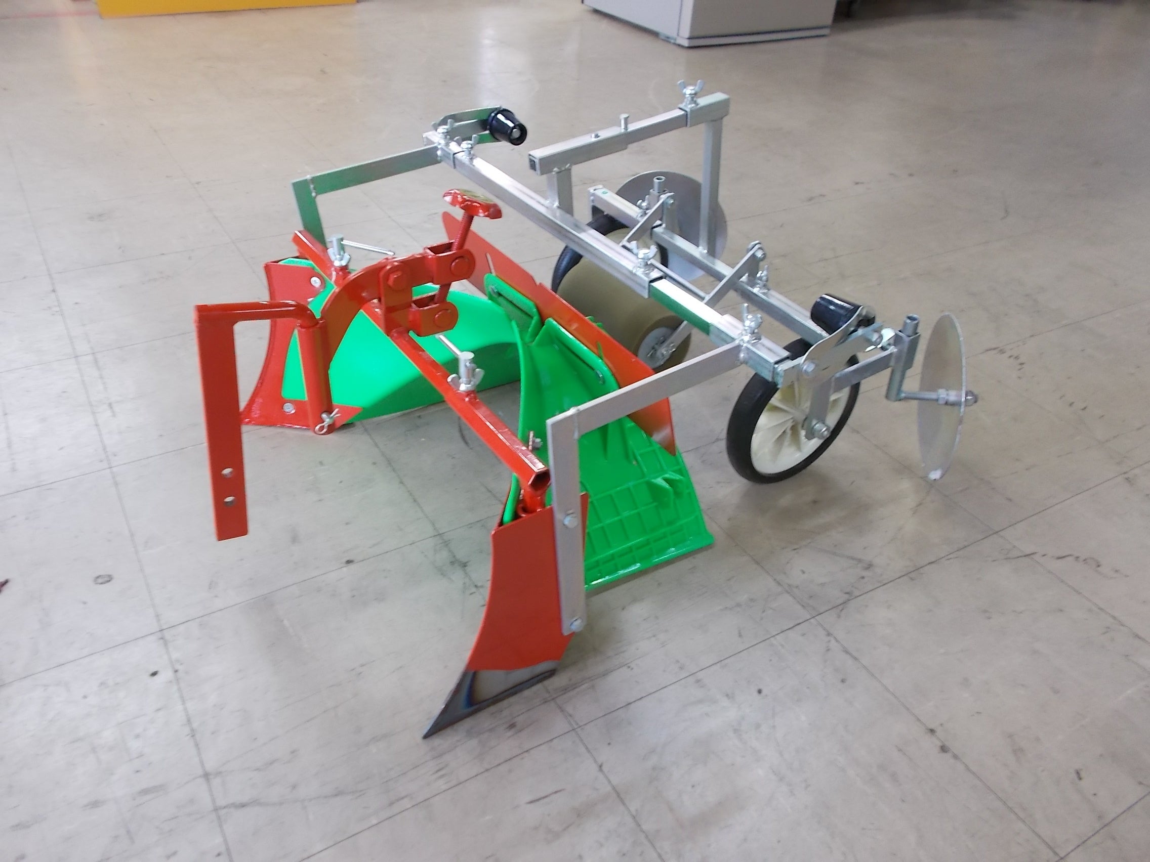 宮丸アタッチメント研究所 中古 畦立て機 TR60・70 – 農キング