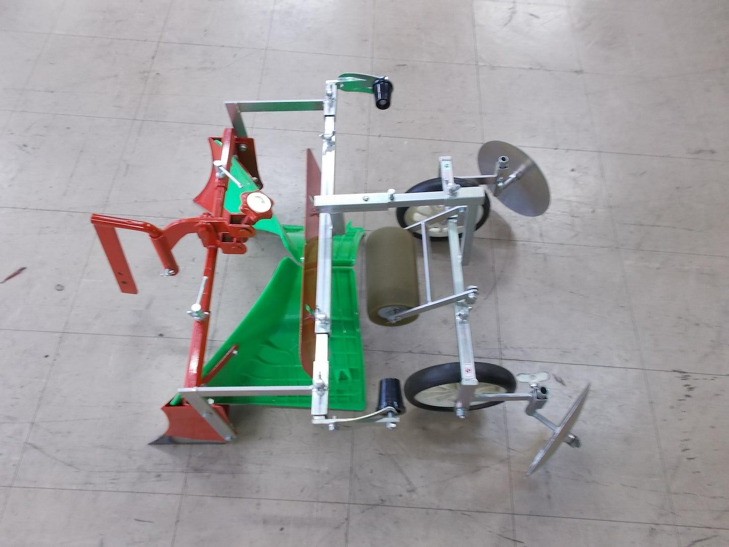 宮丸アタッチメント研究所　中古　畦立て機　TR60・70