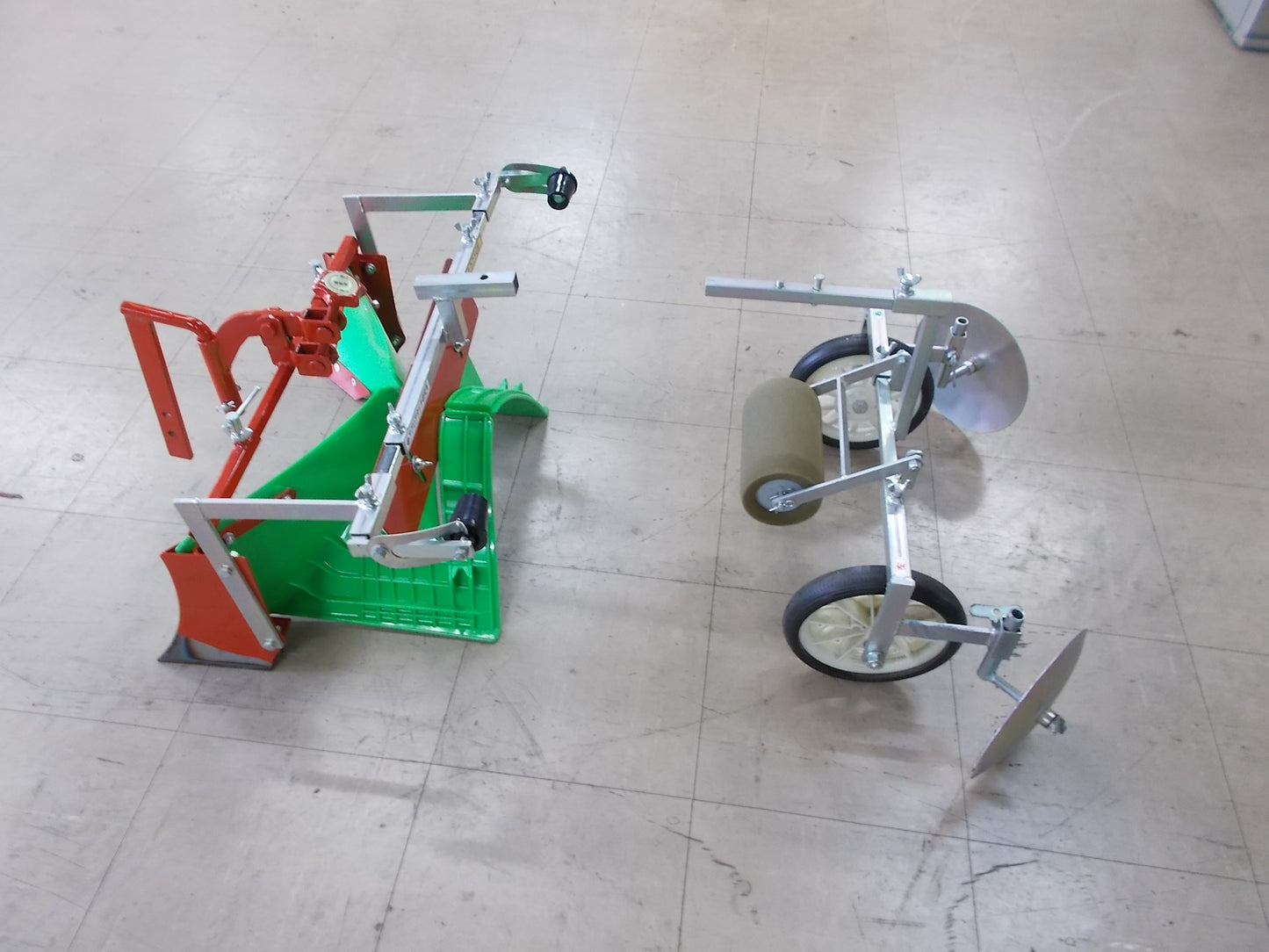 宮丸アタッチメント研究所　中古　畦立て機　TR60・70