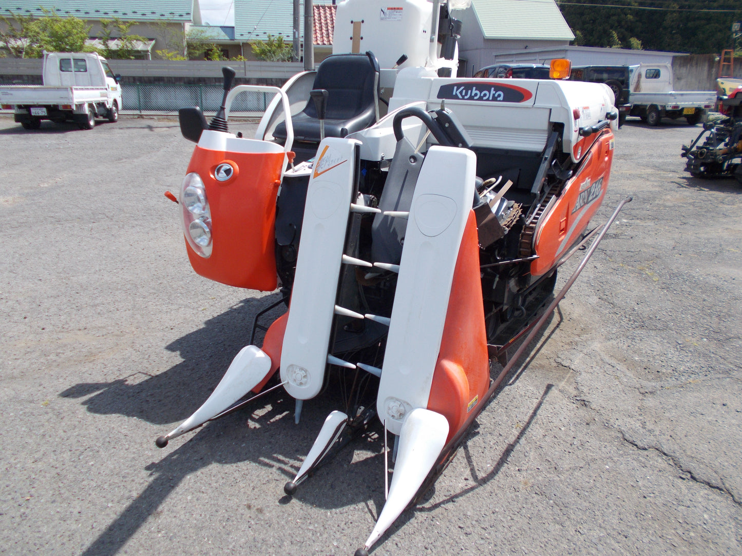 クボタ　中古　コンバイン　ARN216