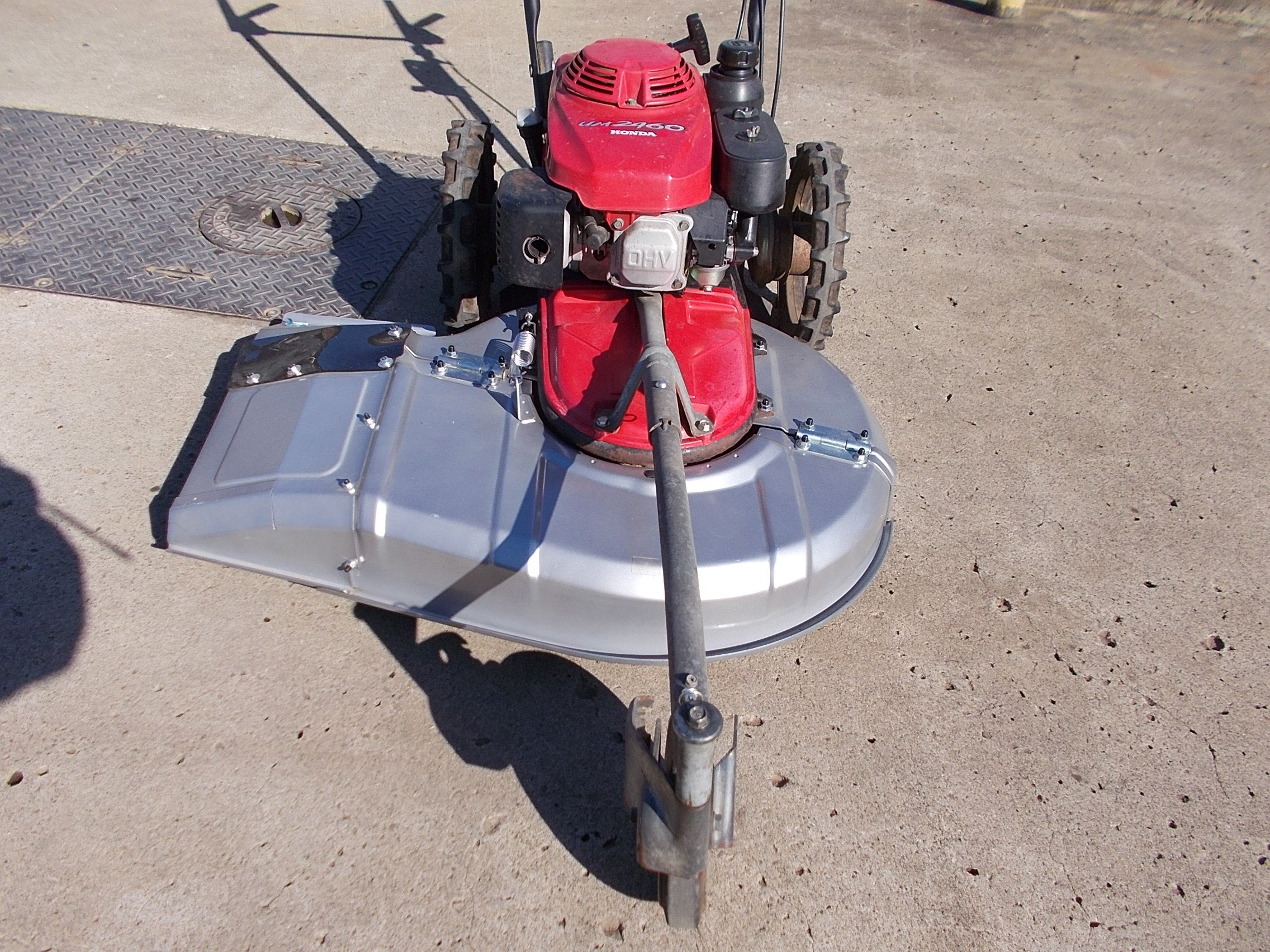 98　自走式草刈機　ホンダ　UM2460　中古品 ホンダ（HONDA） 草刈機 自走式 UM2460 JB2 (ブレーキ付) 歩行型