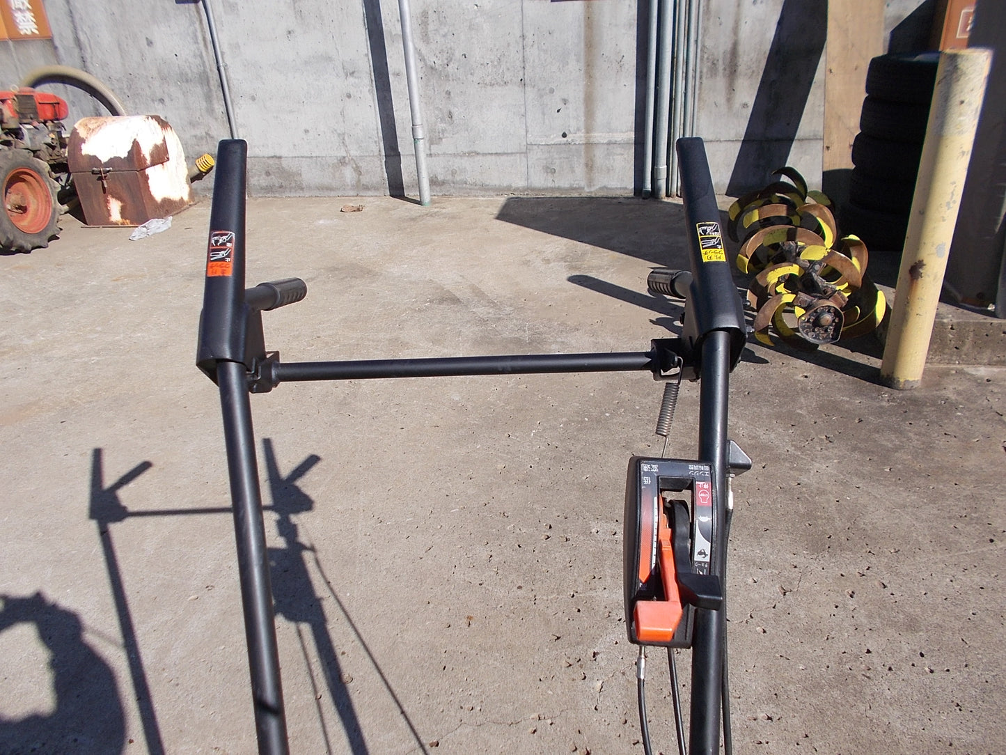 ホンダ　中古　歩行型草刈機　UM2460　