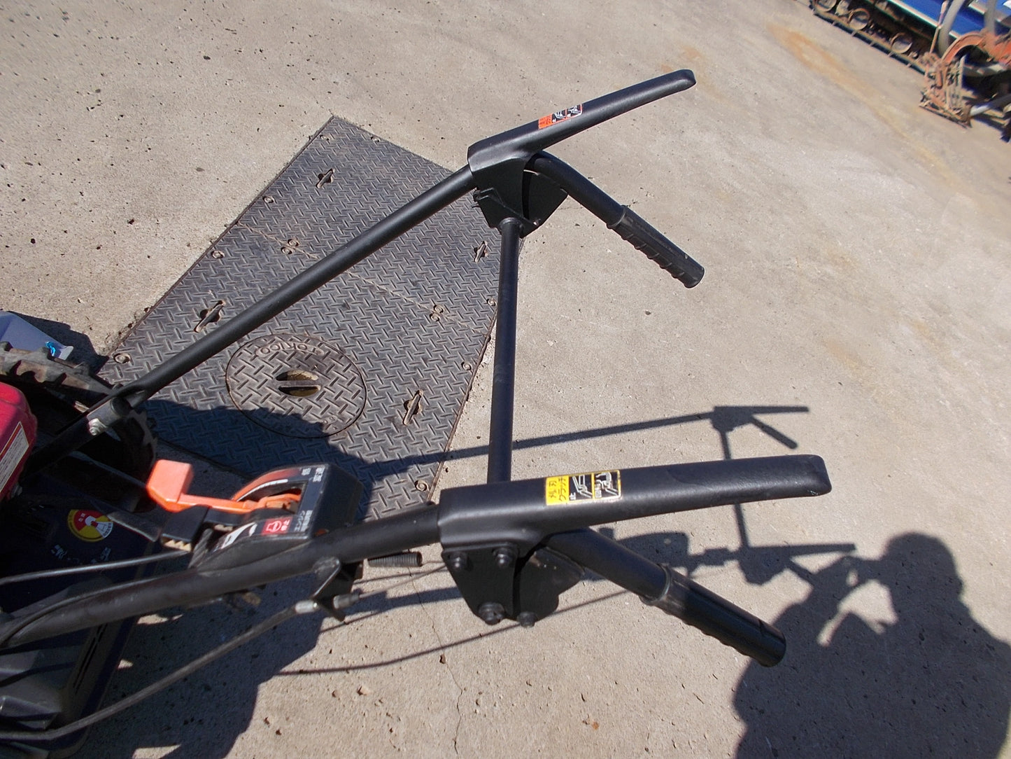 ホンダ　中古　歩行型草刈機　UM2460　