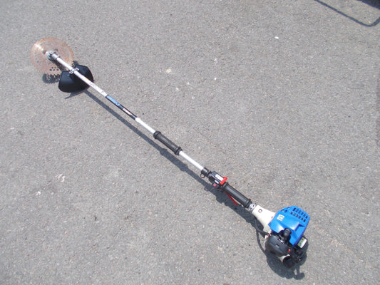 イセキ　中古　刈払機　CZ228T
