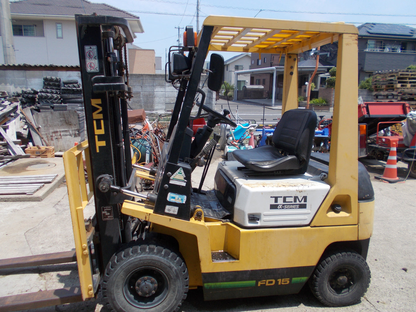 TCM　中古　フォークリフト　FD15Z17