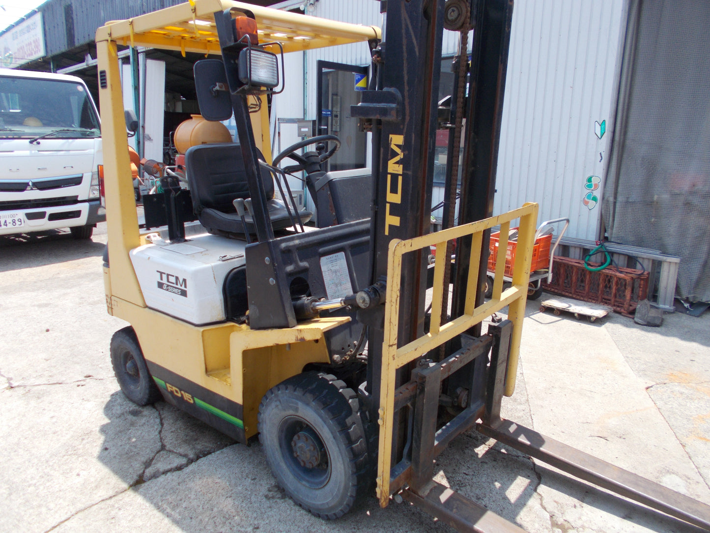 TCM　中古　フォークリフト　FD15Z17