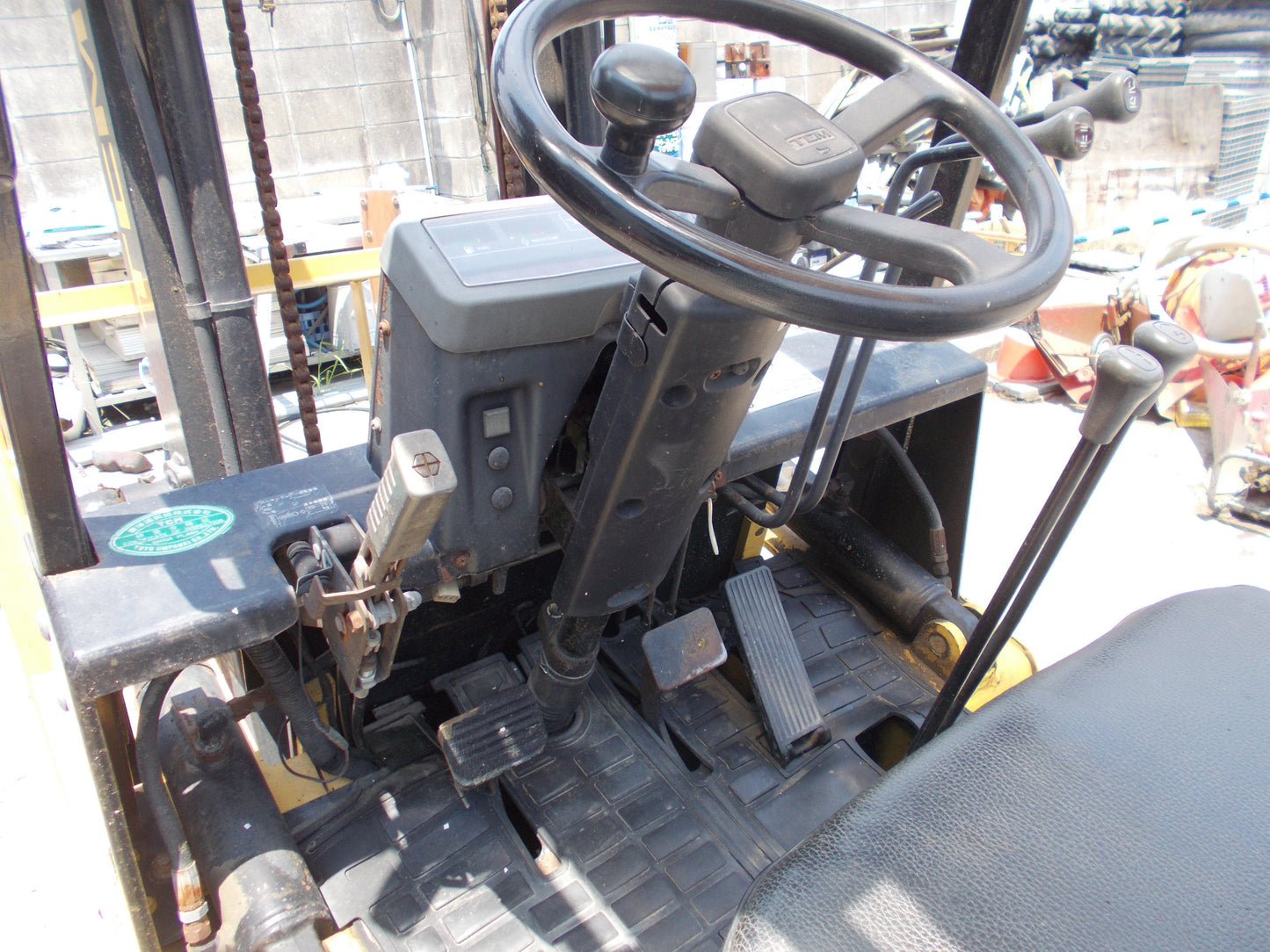 TCM　中古　フォークリフト　FD15Z17