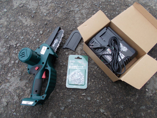 不明　中古　充電式ハンディチェーンソー　BS-18VHC