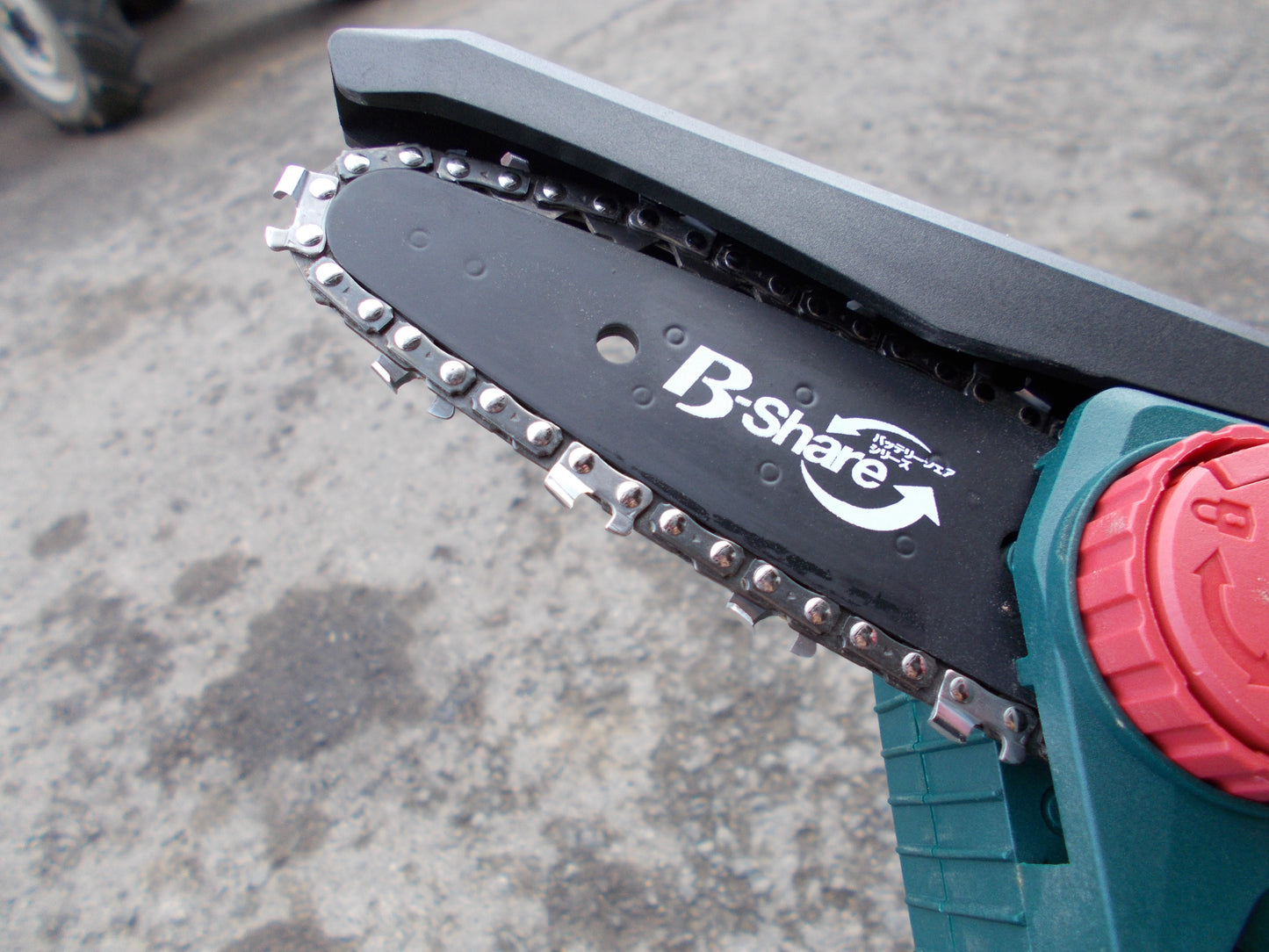 不明　中古　充電式ハンディチェーンソー　BS-18VHC