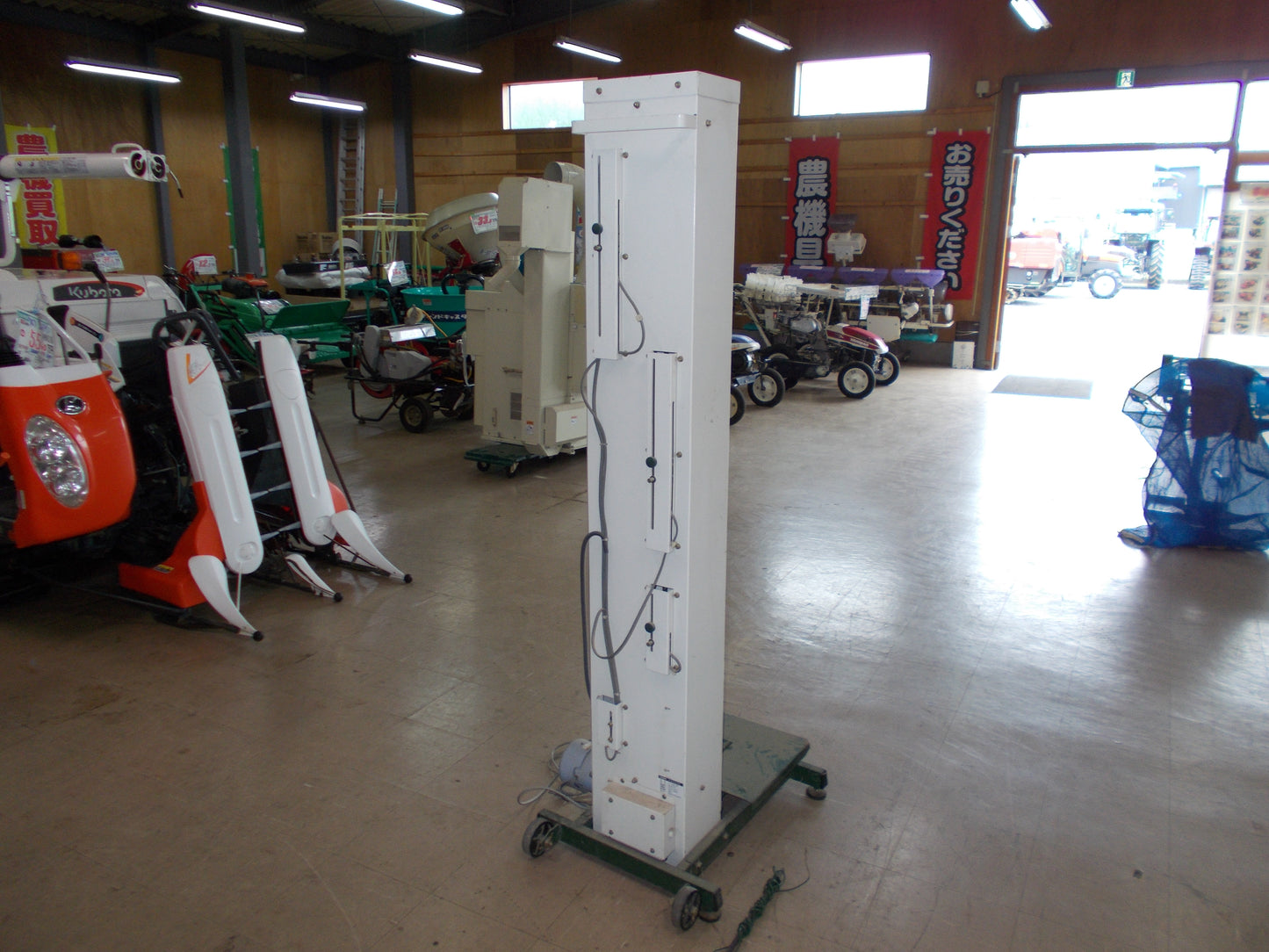 タイガーカワシマ　中古　米袋用昇降機　LU-207LD