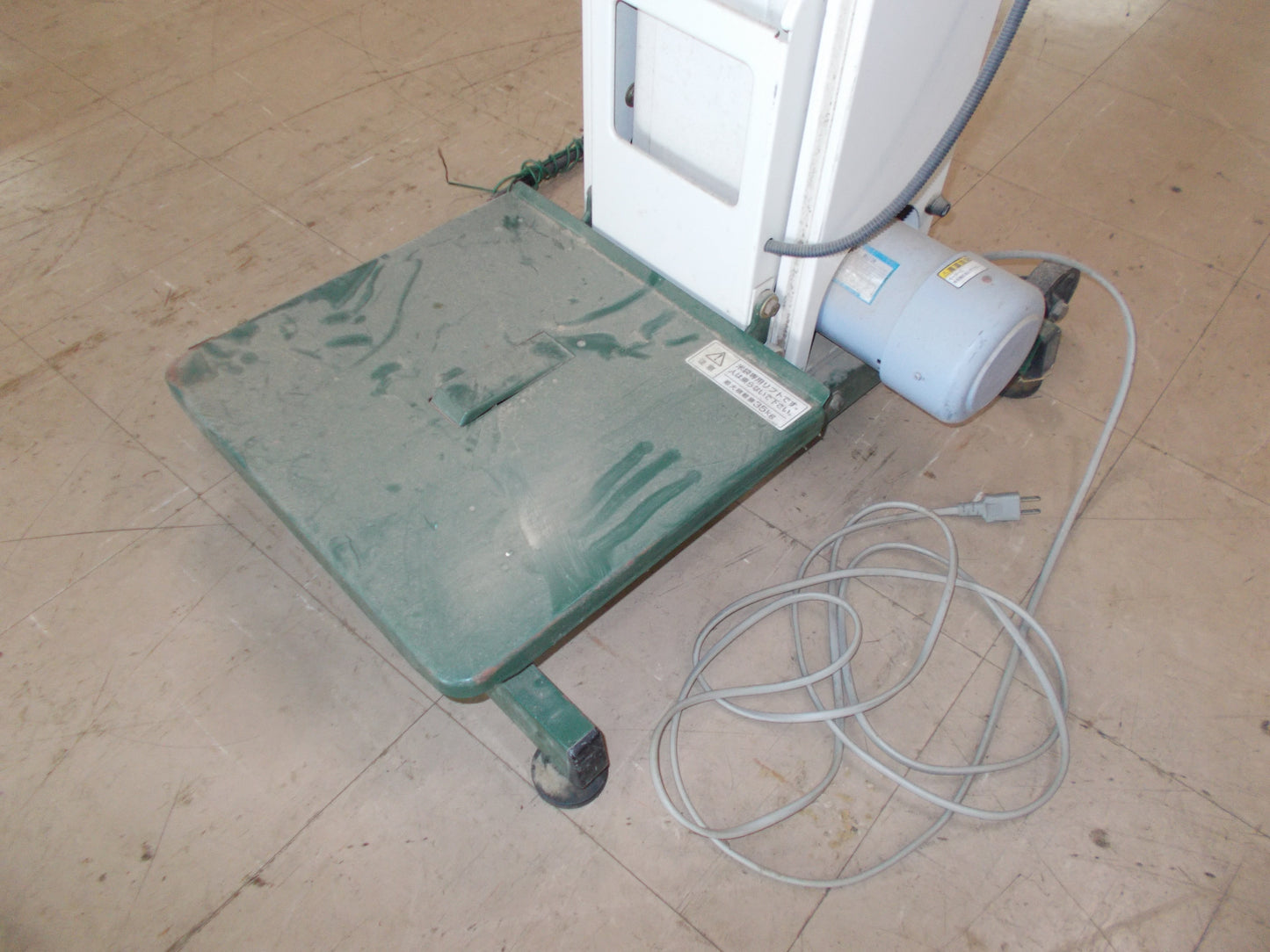 タイガーカワシマ　中古　米袋用昇降機　LU-207LD