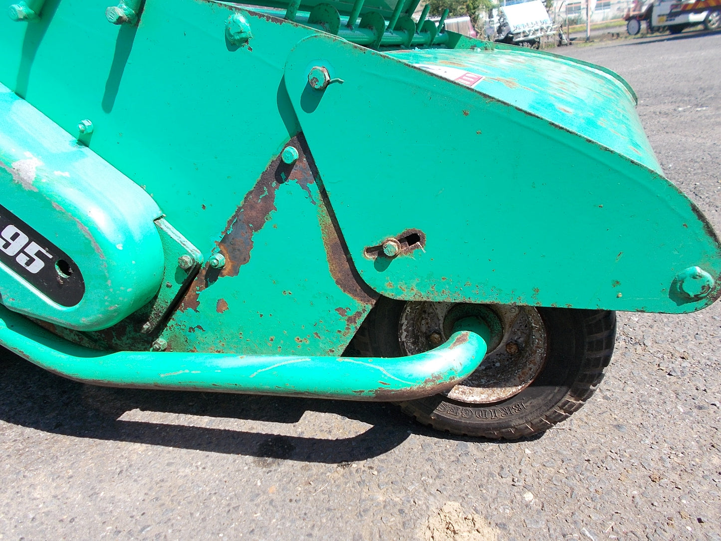 共栄社　中古　ハンマーナイフモア　バロネス草刈機HMA95　