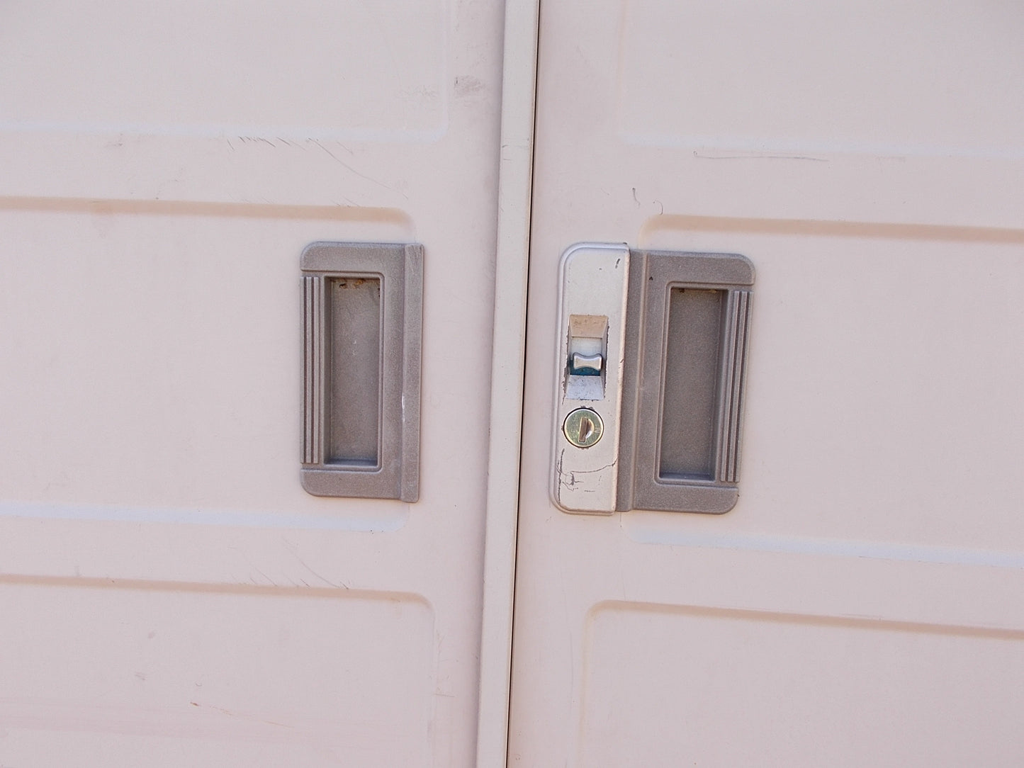 ヨドコウ　中古　ヨド物置　型式不明