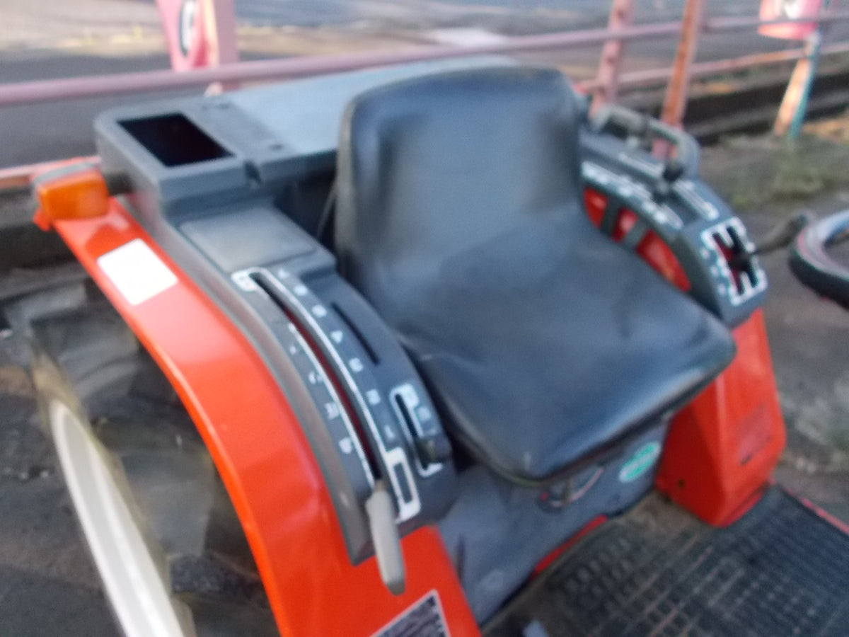 クボタ　中古　トラクターロータリー無し　A-19