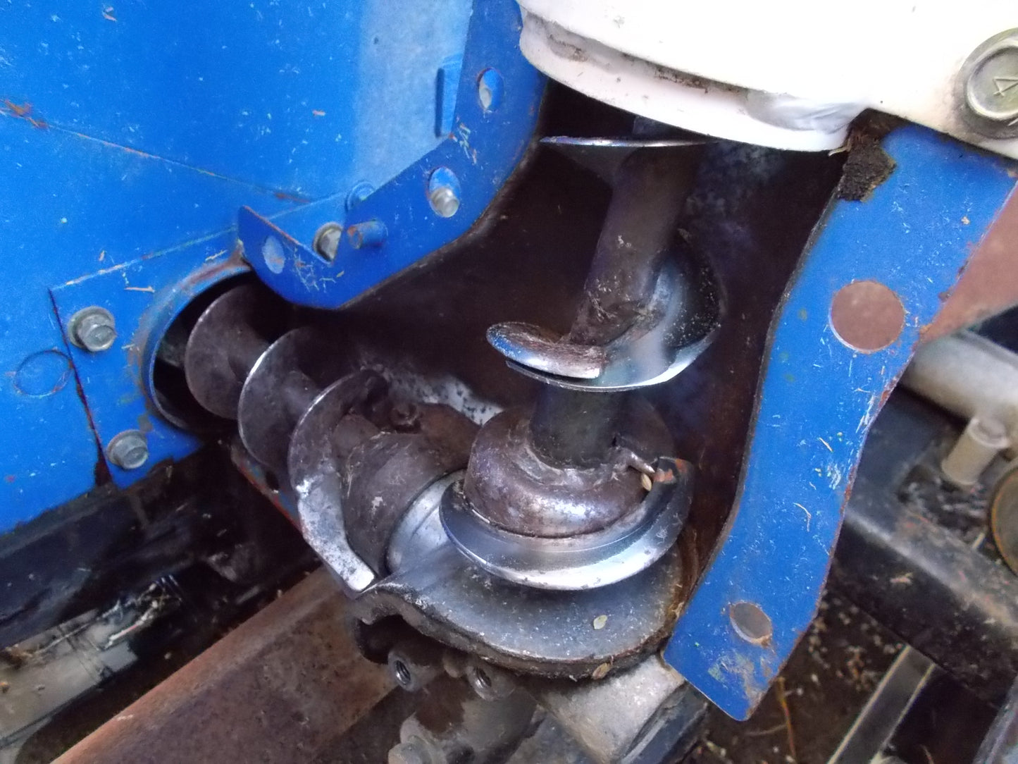 イセキ　中古　ジャンク品　コンバイン　HVG218G　2条刈り　１８馬力