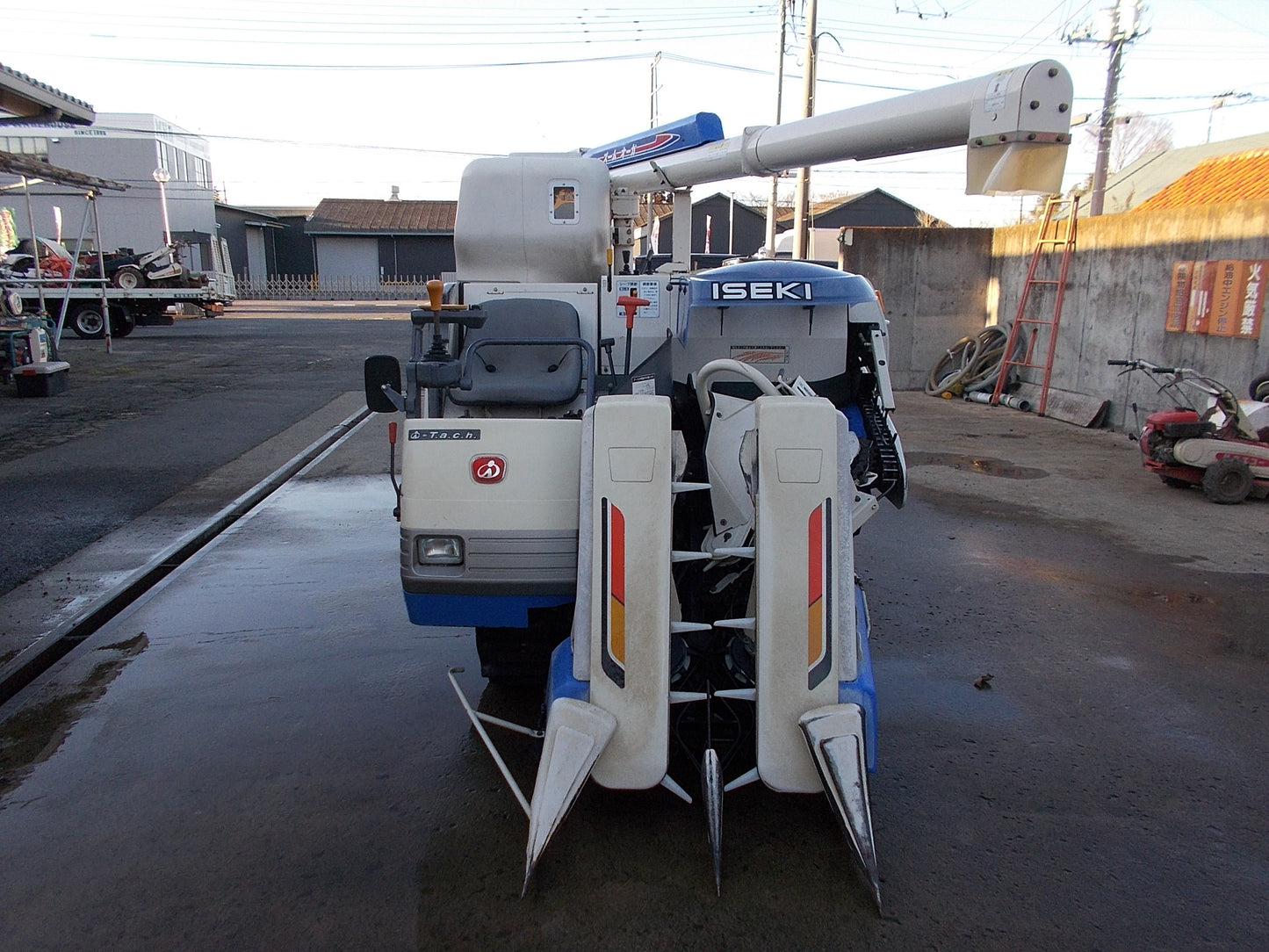 イセキ　中古　ジャンク品　コンバイン　HVG218G　2条刈り　１８馬力