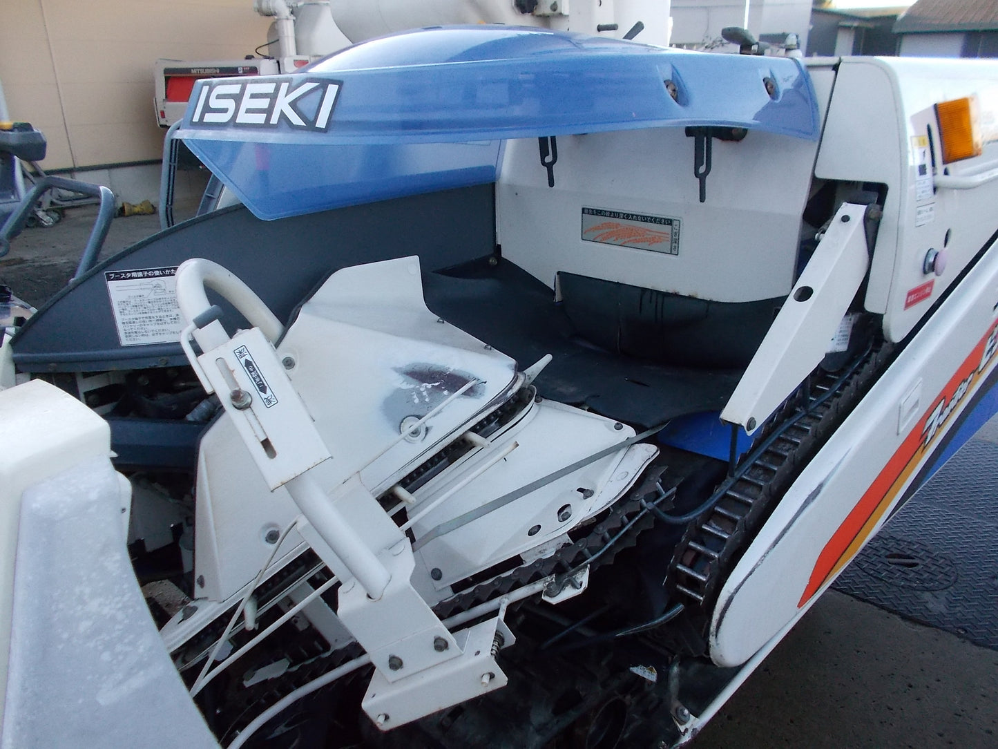 イセキ　中古　ジャンク品　コンバイン　HVG218G　2条刈り　１８馬力