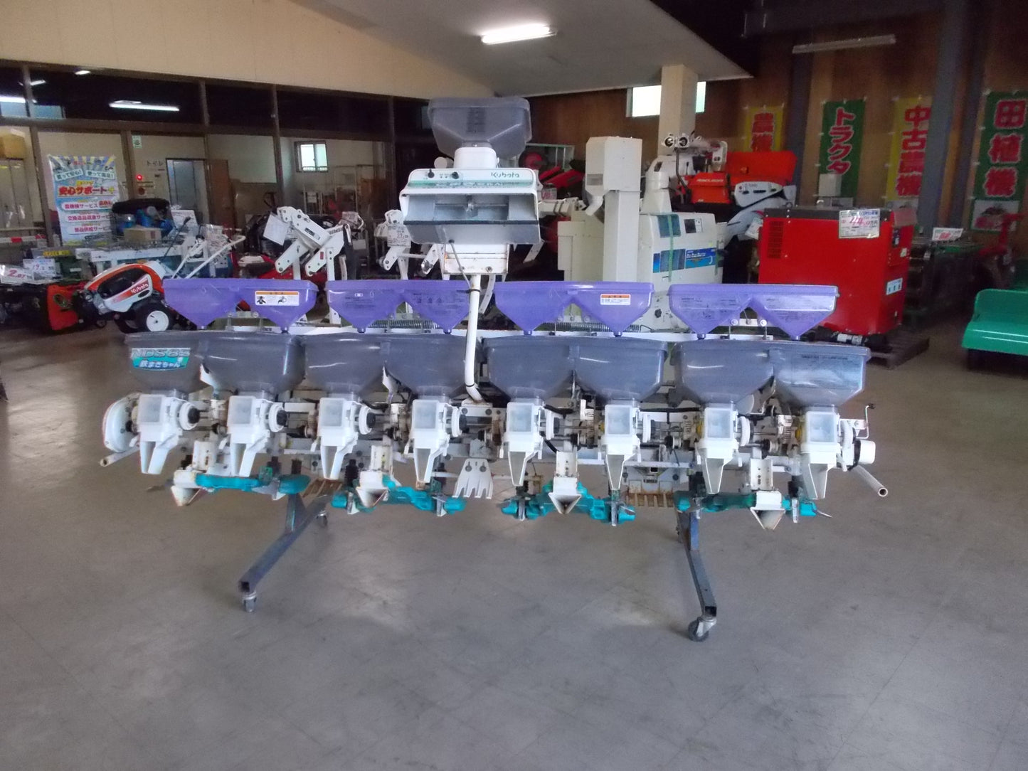 クボタ　中古　鉄コート播種機　NDS-85（8条）　鉄まきちゃん