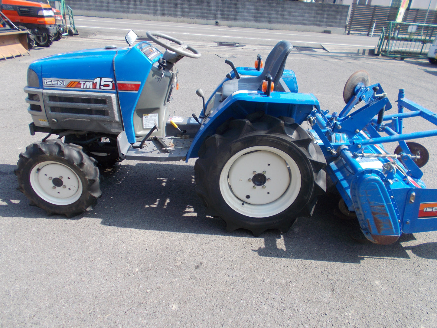 イセキ　中古　トラクター　TM15-DZ