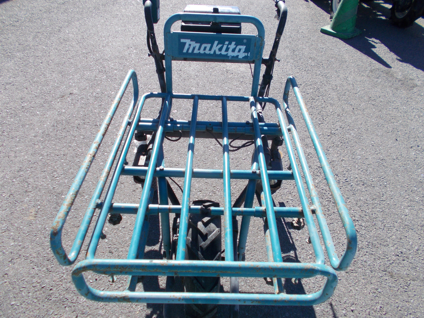 マキタ　中古　充電式運搬車　CU180D