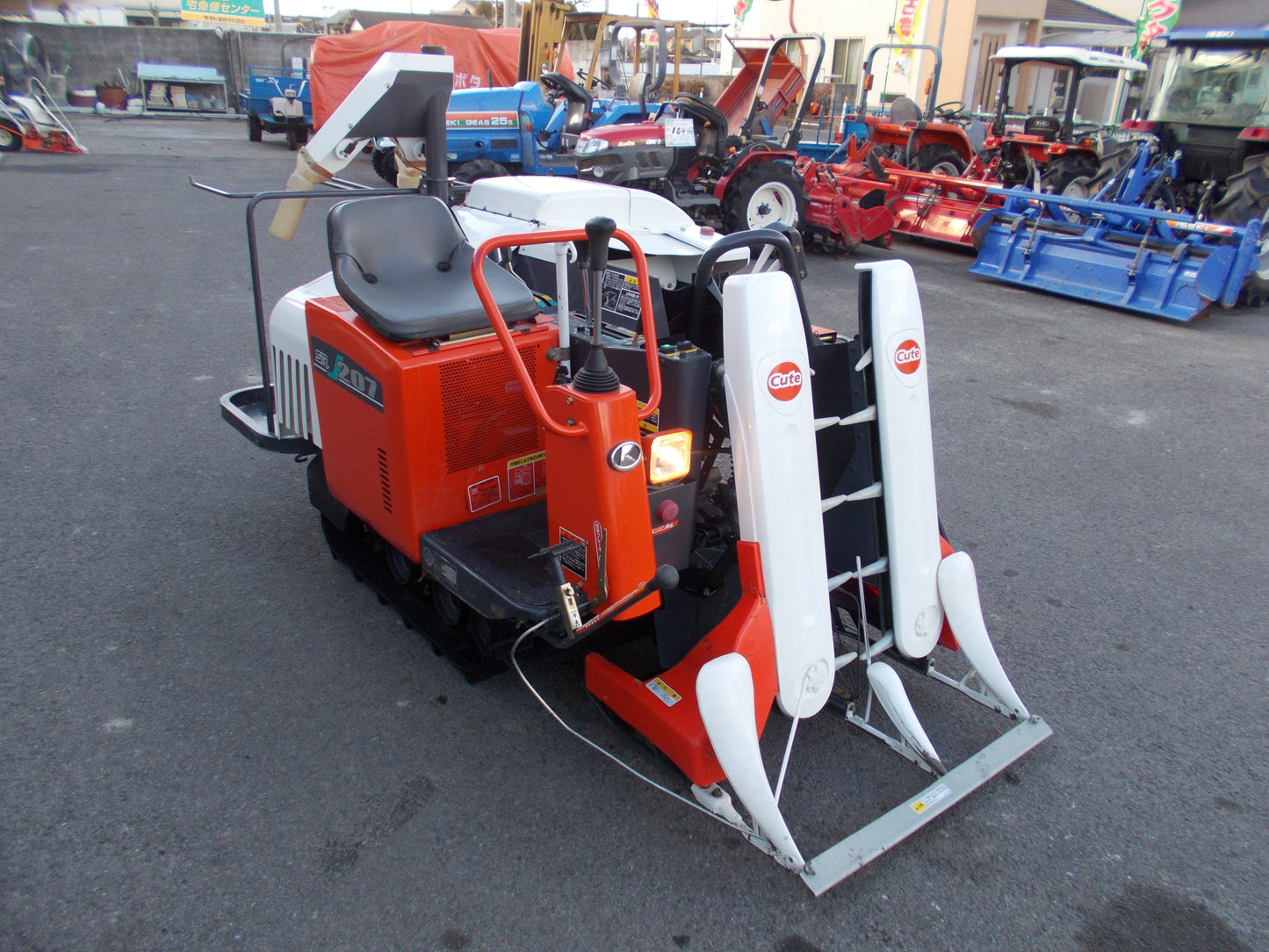 クボタ　中古　コンバイン　SR-J207