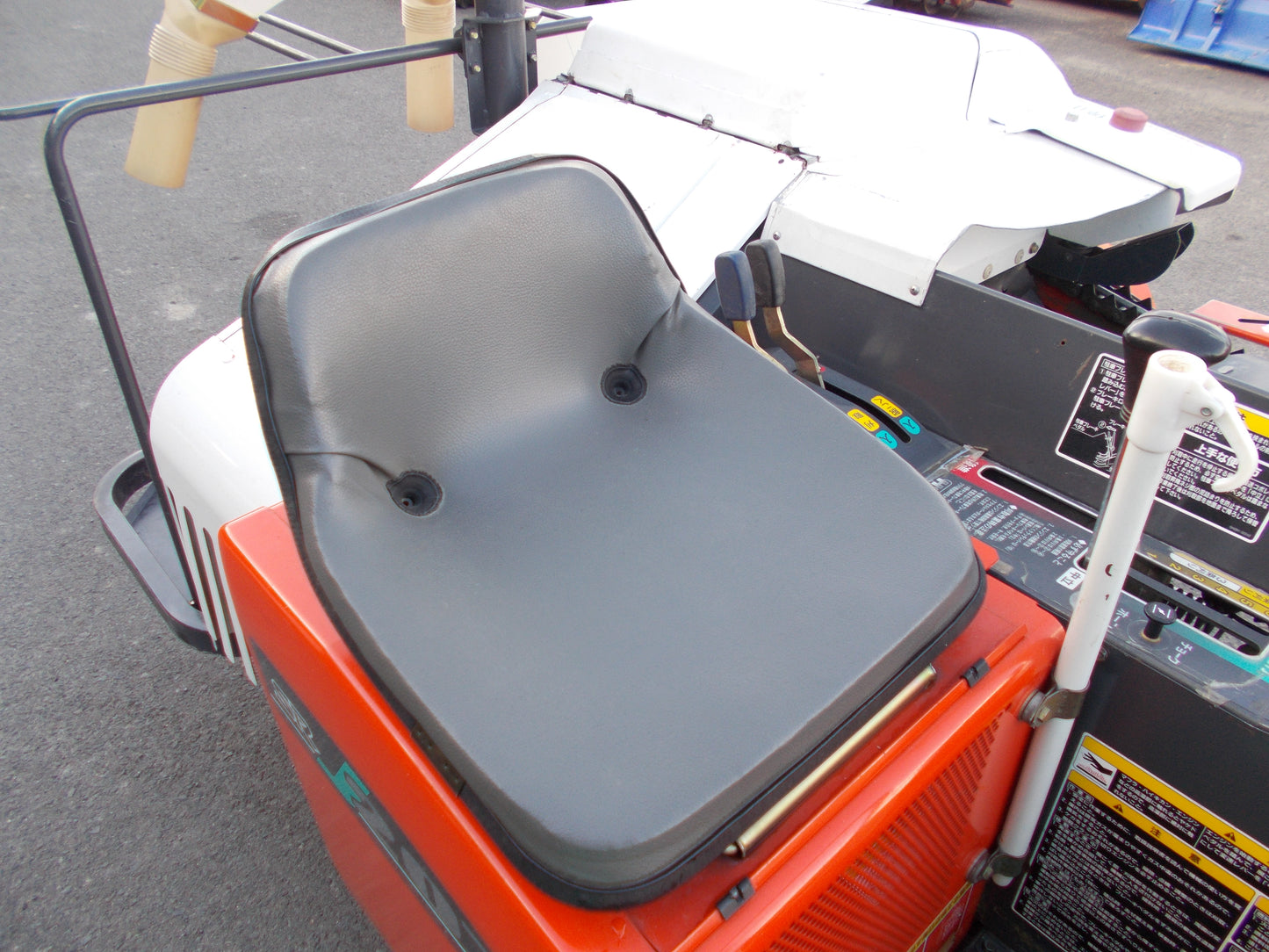 クボタ　中古　コンバイン　SR-J207